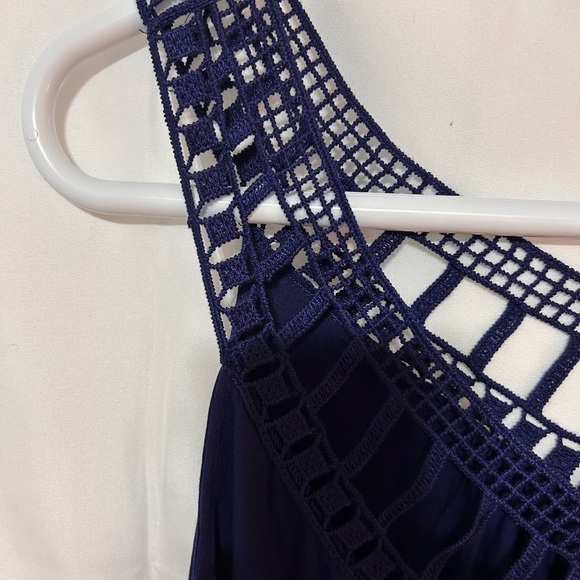 Elegant sleeveless Top - royal blue- lace neckline xxl- - new or like new - Picture 3 of 10